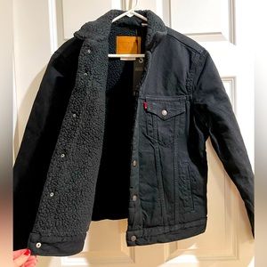 NWT Levi’s Type III Sherpa Trucker Jacket